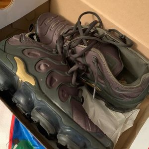 Nike mens vapormax size 9 no box